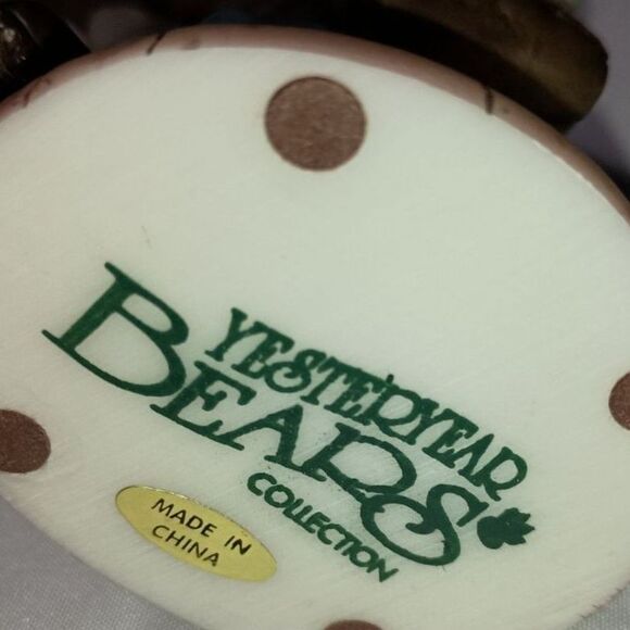 YESTERYEAR BEARS COLLECTION: Mailman Figurine - Picture 4 of 4